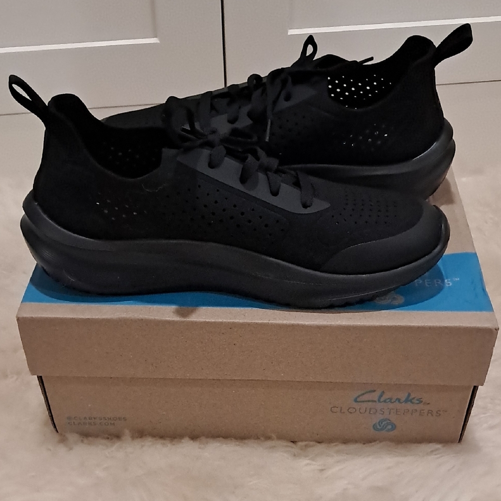 Clarks Cloudsteppers Black Athletic Shoes